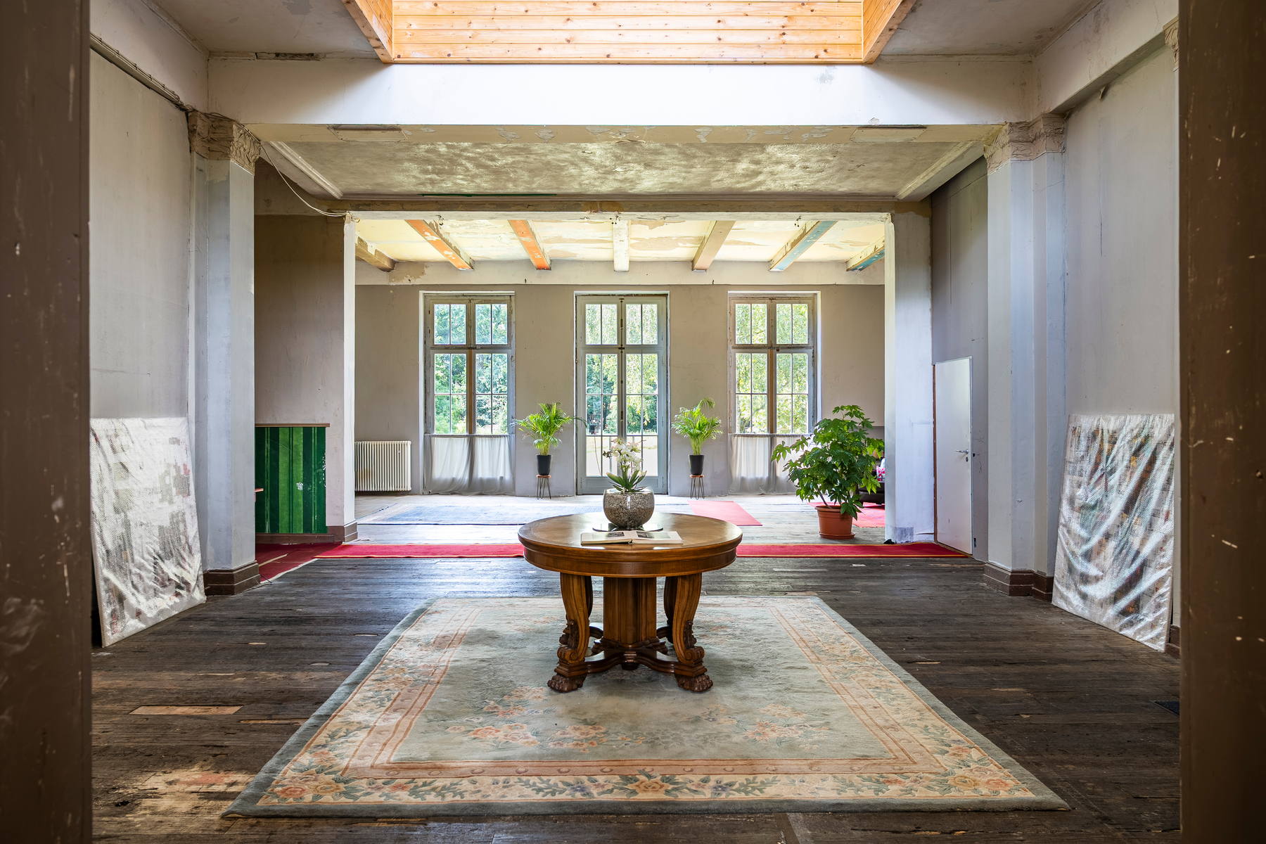 The entrance hall with its skylight