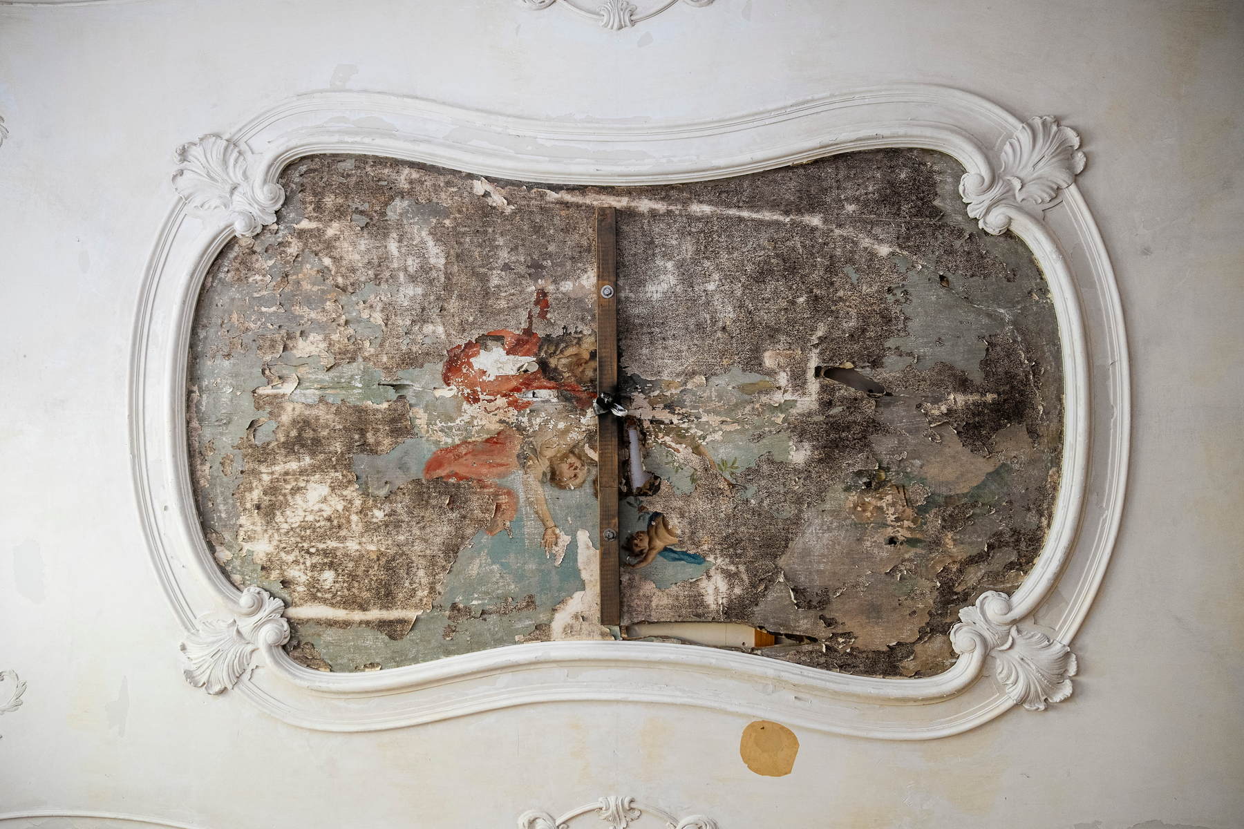 The painted ceiling seen from below